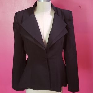 Sharp shoulder blazer